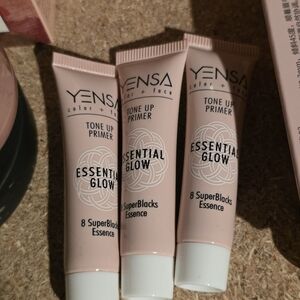 Essential Glow Tone Up Primer - Cream